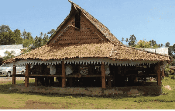 Rumah-Adat-Maluku-Bangunan-Struktur-Properti-Ornamen